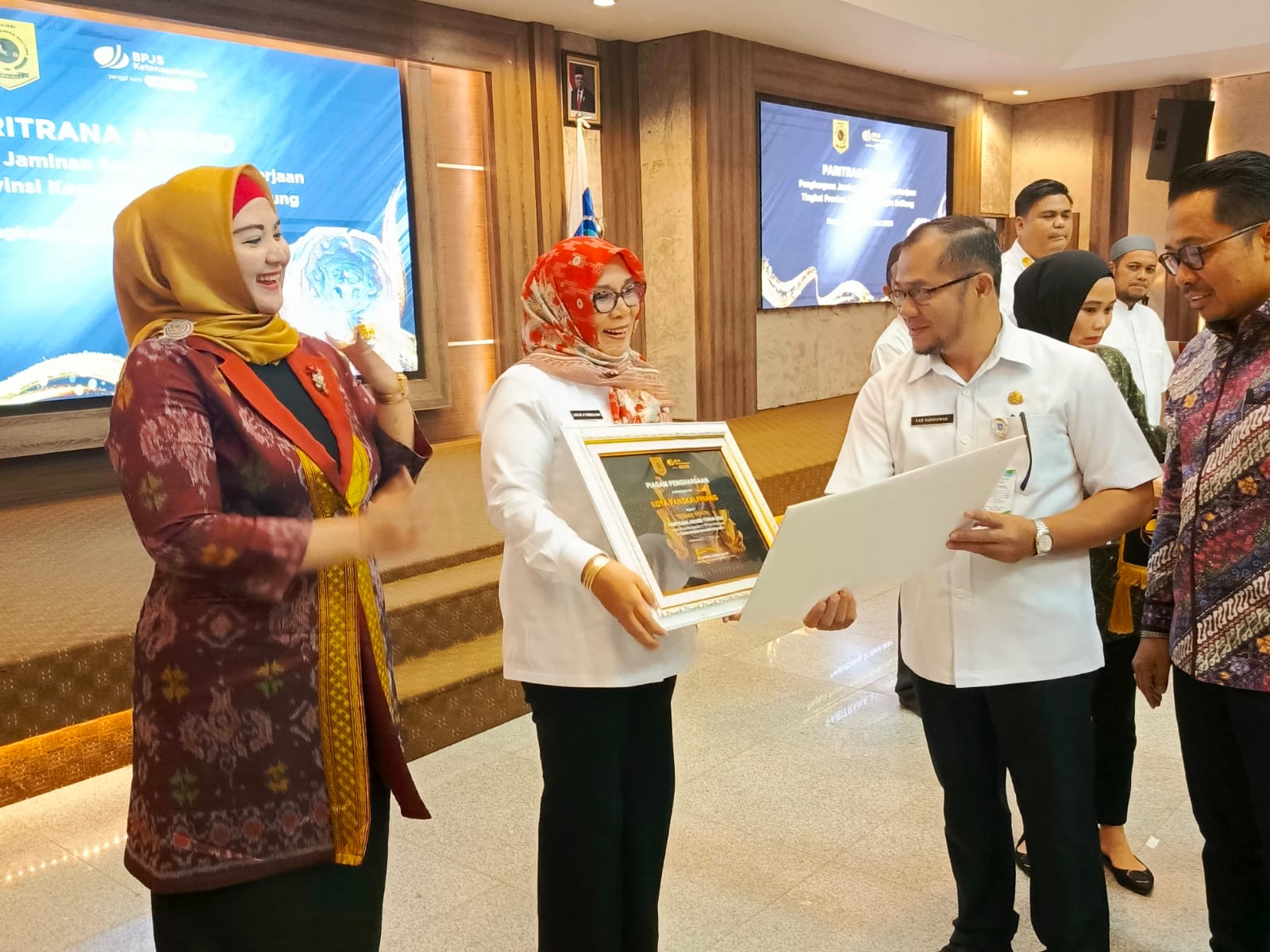 Pemkot Pangkalpinang Terima Penghargaan Terbaik 1 Paritrana Award Tingkat Provinsi Kepulauan Bangka Belitung