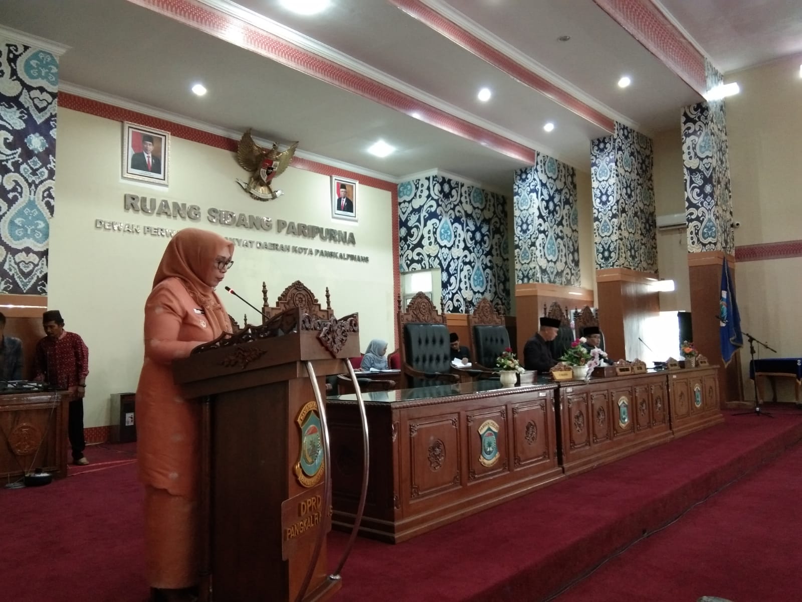 Lusje Tabalujan Sampaikan LKPJ Wali Kota Pangkalpinang TA 2023 ke DPRD