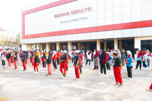 Pemkot Dorong Lansia Tetap Aktif, Fasilitasi Senam Sehat Hingga Layanan Geriatri