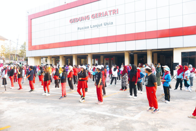 Pemkot Dorong Lansia Tetap Aktif, Fasilitasi Senam Sehat Hingga Layanan Geriatri